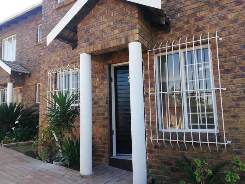 2 Bedroom Property for Sale in Van Riebeeck Park Western Cape